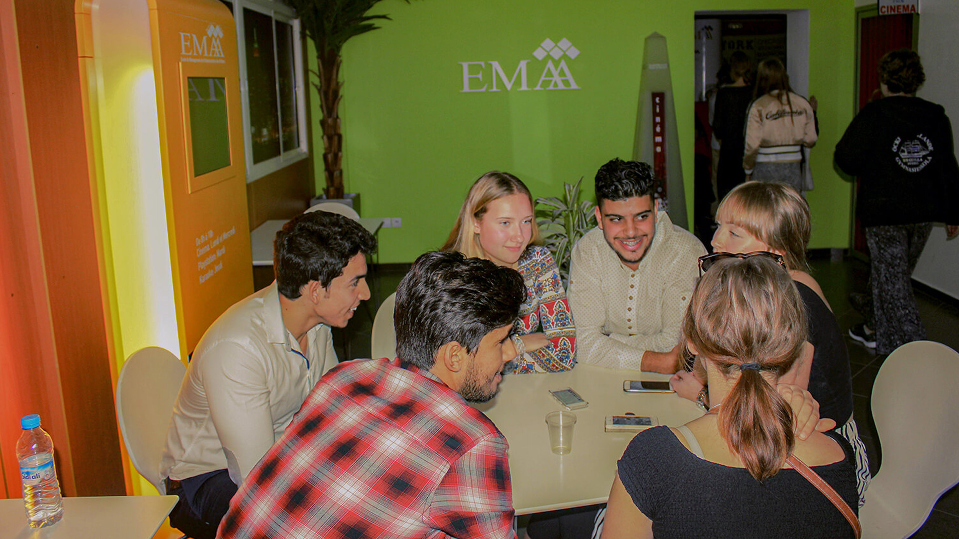 Licence en Commerce et Management - programmes Licence Master EMAA